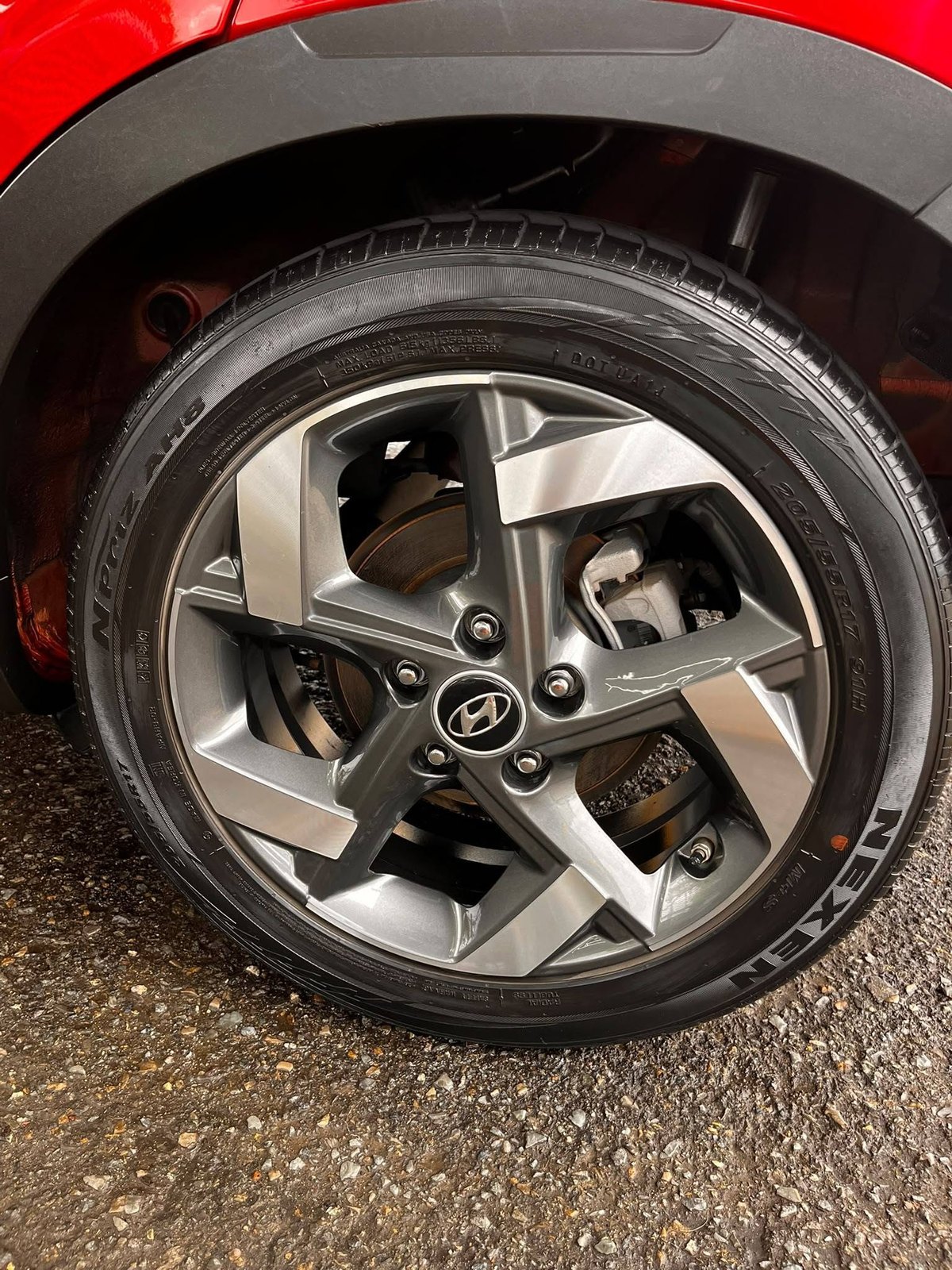 Detalle de pintura automotriz pulida